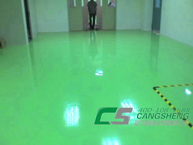 沧晟地坪漆厂家 环氧自流平地坪漆施工及操作要求